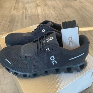 On Cloud 5 Black Sneakers Women